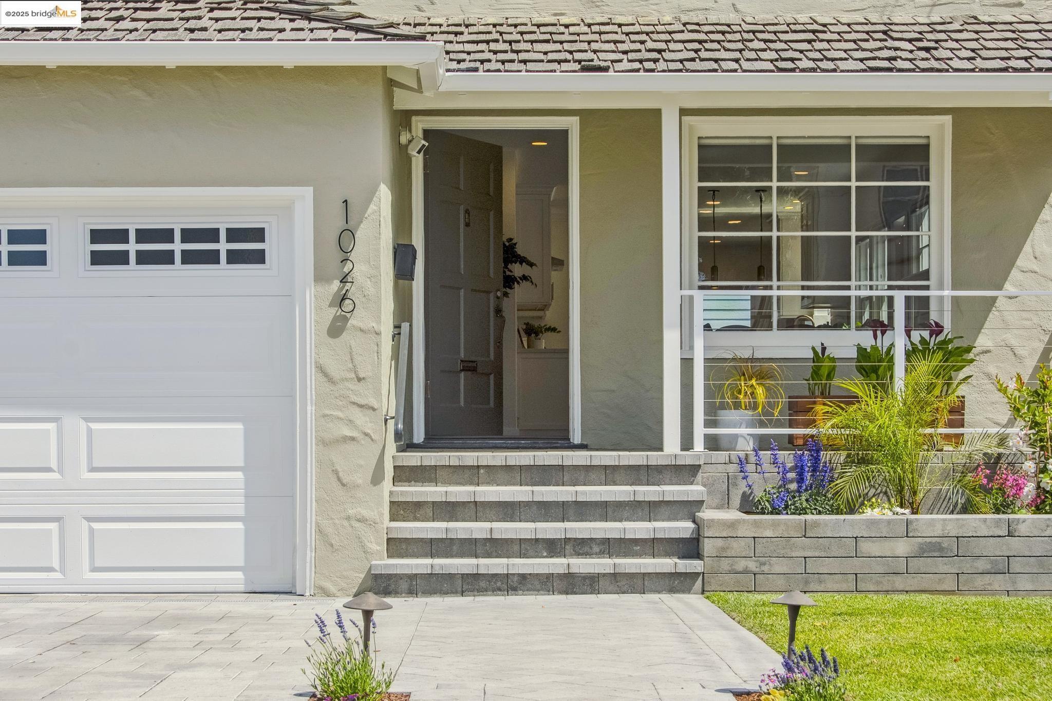 Property Photo: 1026 Court St CA 94501