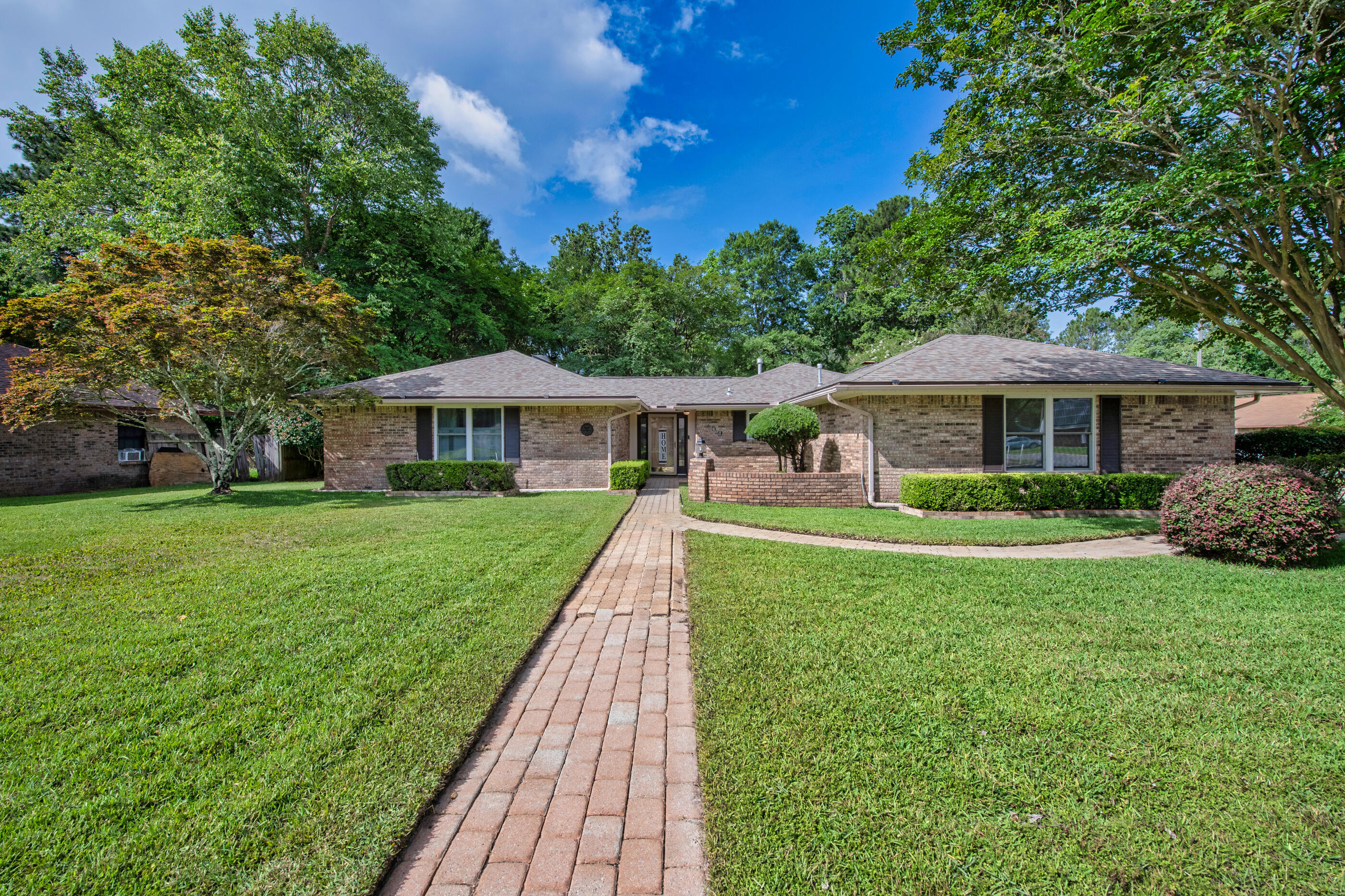 Property Photo: 759 Overbrook Drive FL 32547
