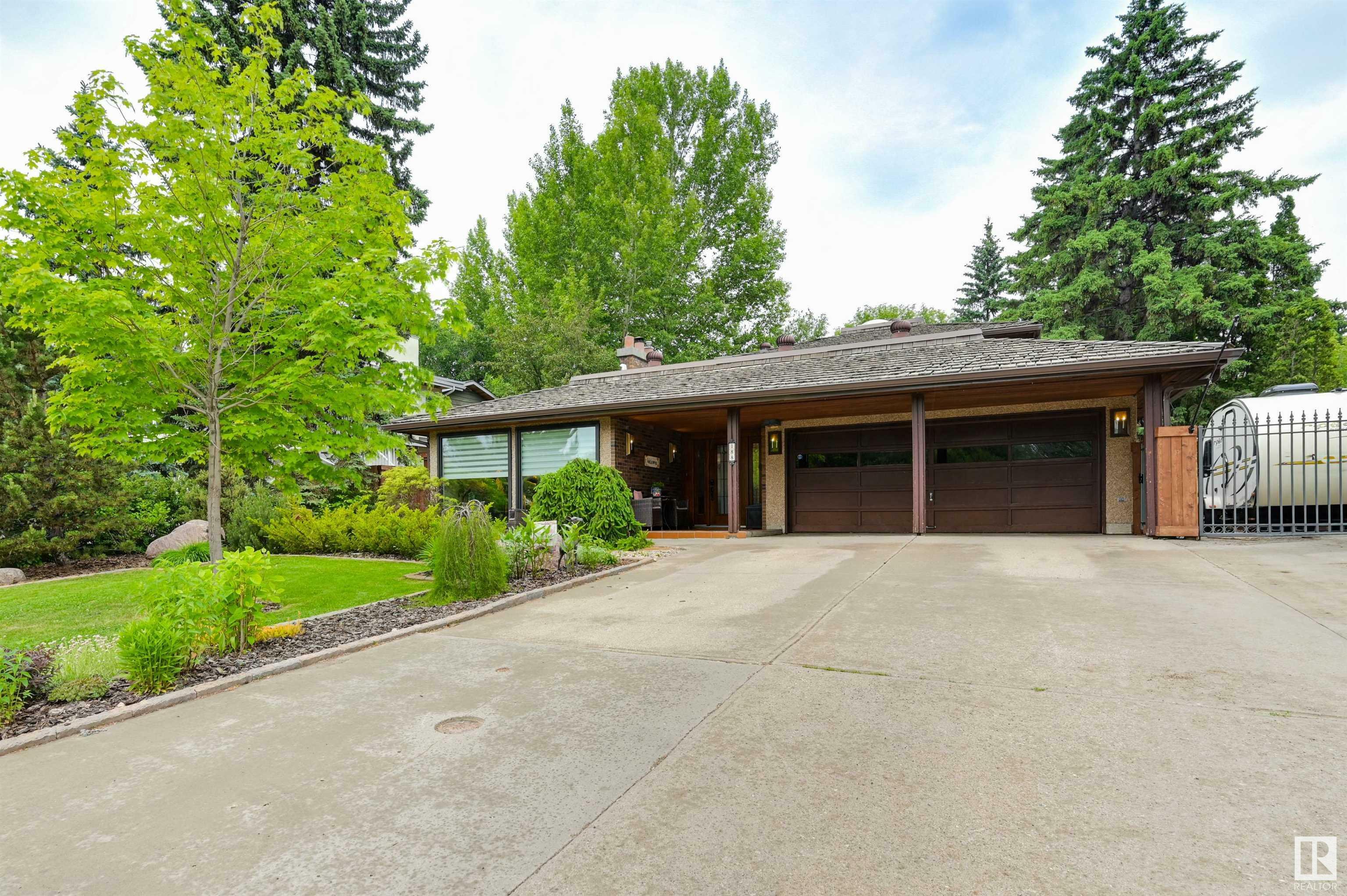 Property Photo: 188 Quesnell Crescent NW AB T5R 5P3