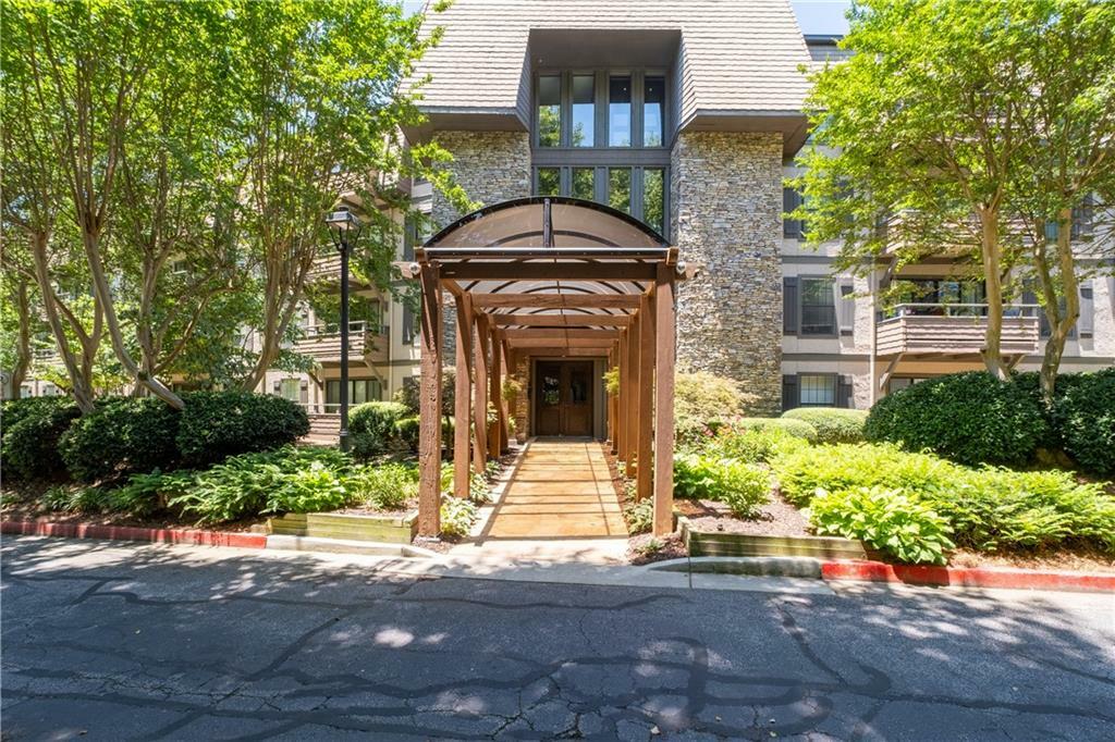 Property Photo:  1120 Highland Bluff Drive SE  GA 30339 