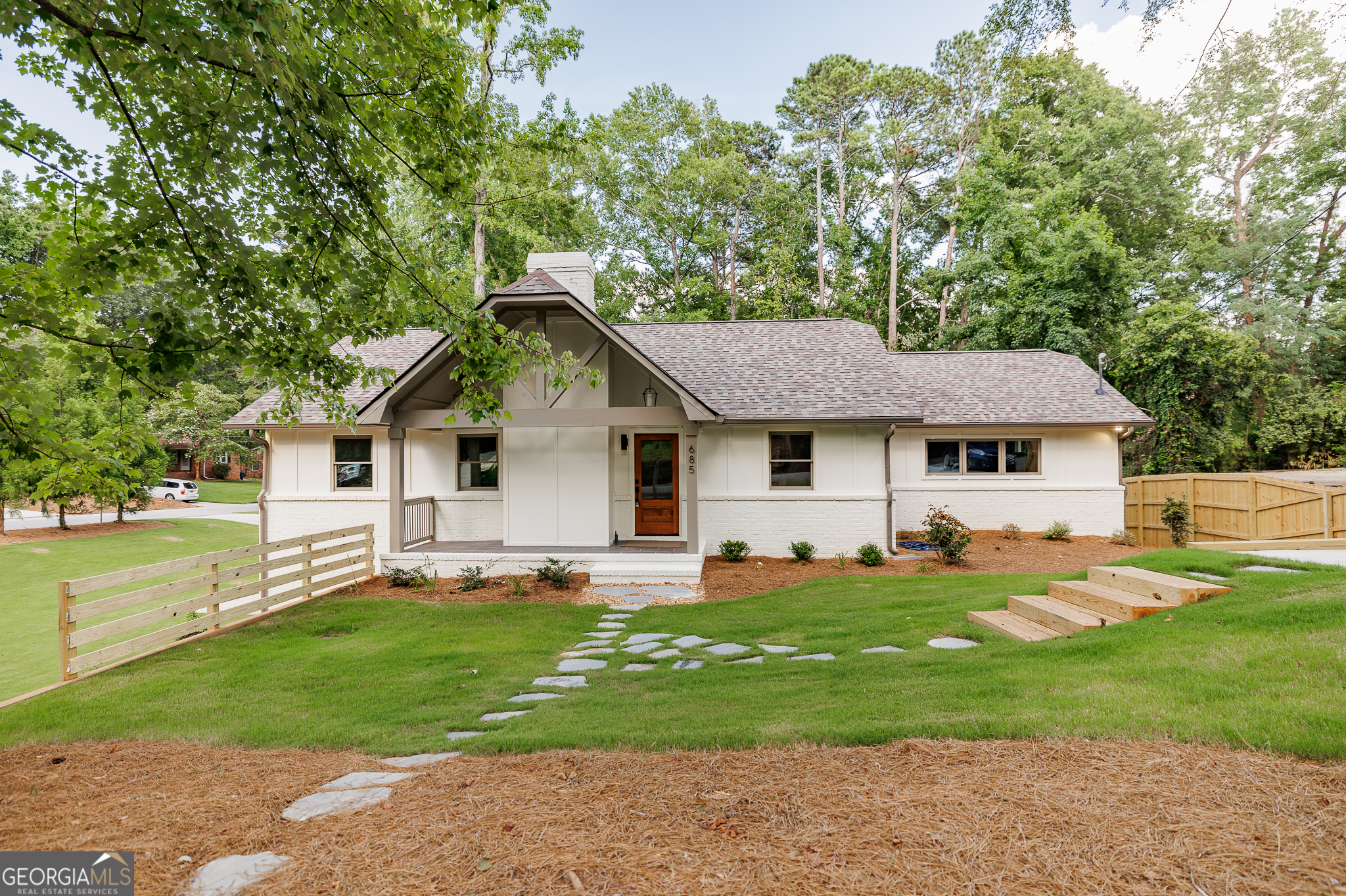 Property Photo: 685 Pinecrest Drive GA 30605