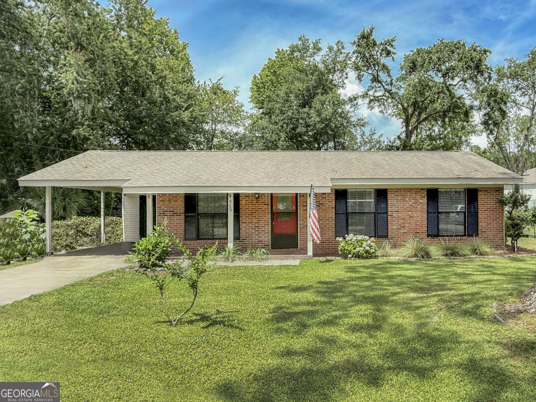 Property Photo:  509 Palmetto Street  GA 31558 