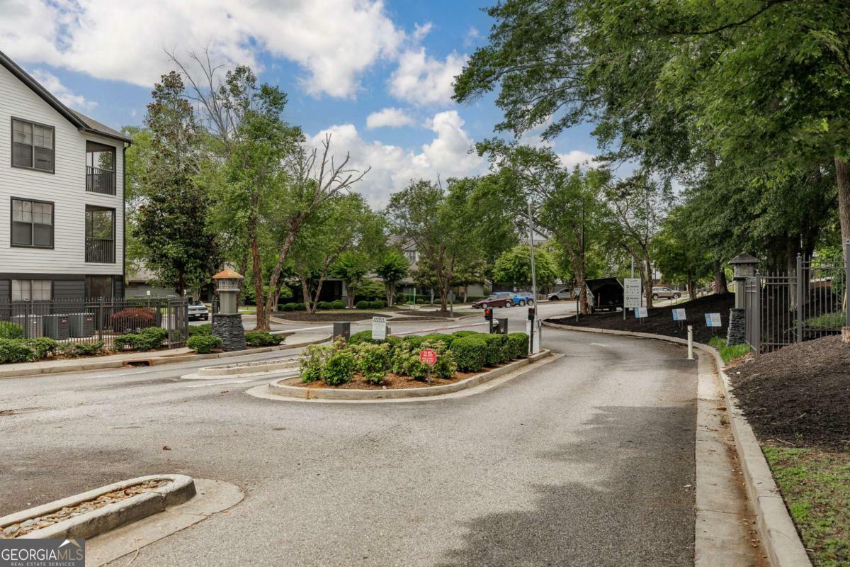 Property Photo: 211 North Avenue 1317 GA 30601