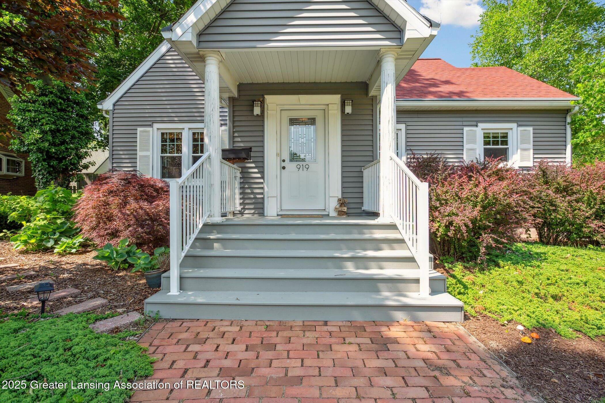 Property Photo: 919 Collingwood Drive MI 48823