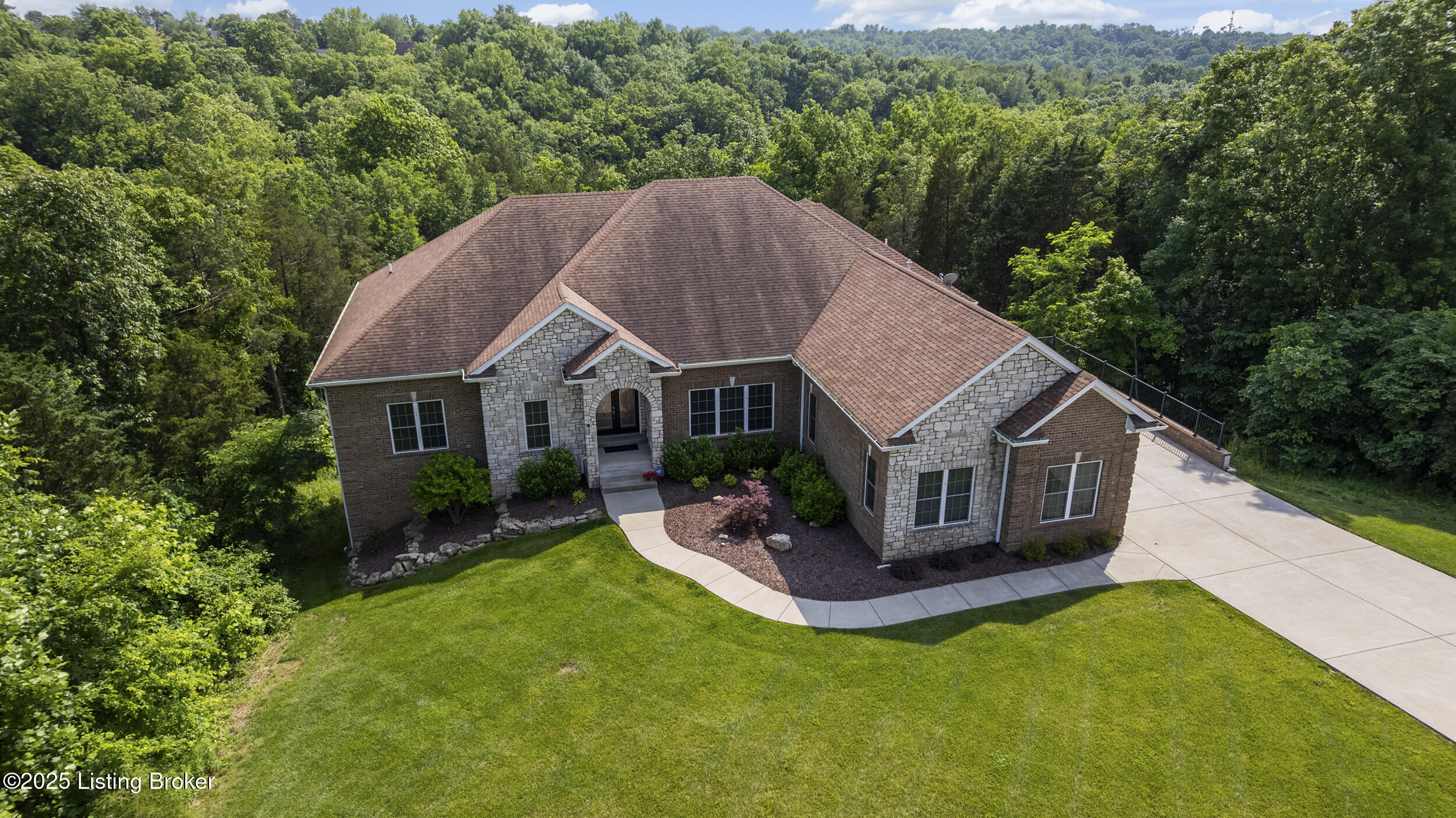 Property Photo: 6103 Winkler Rd KY 40014