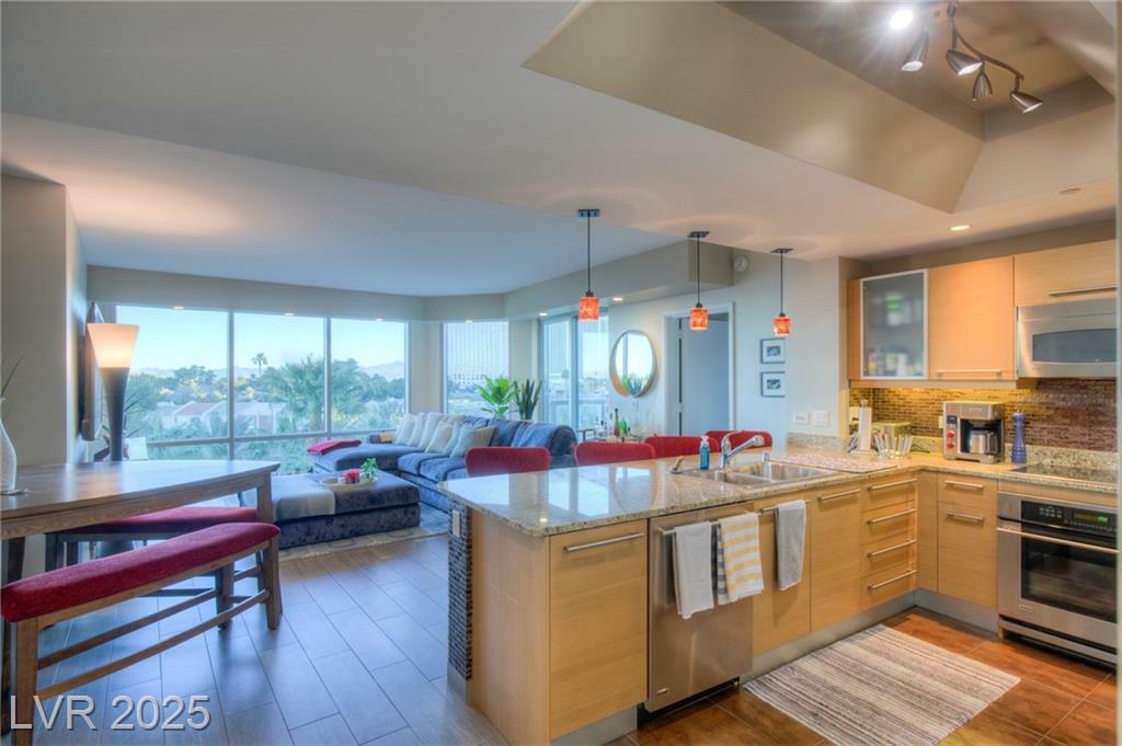 Property Photo: 322 Karen Avenue 301 NV 89109
