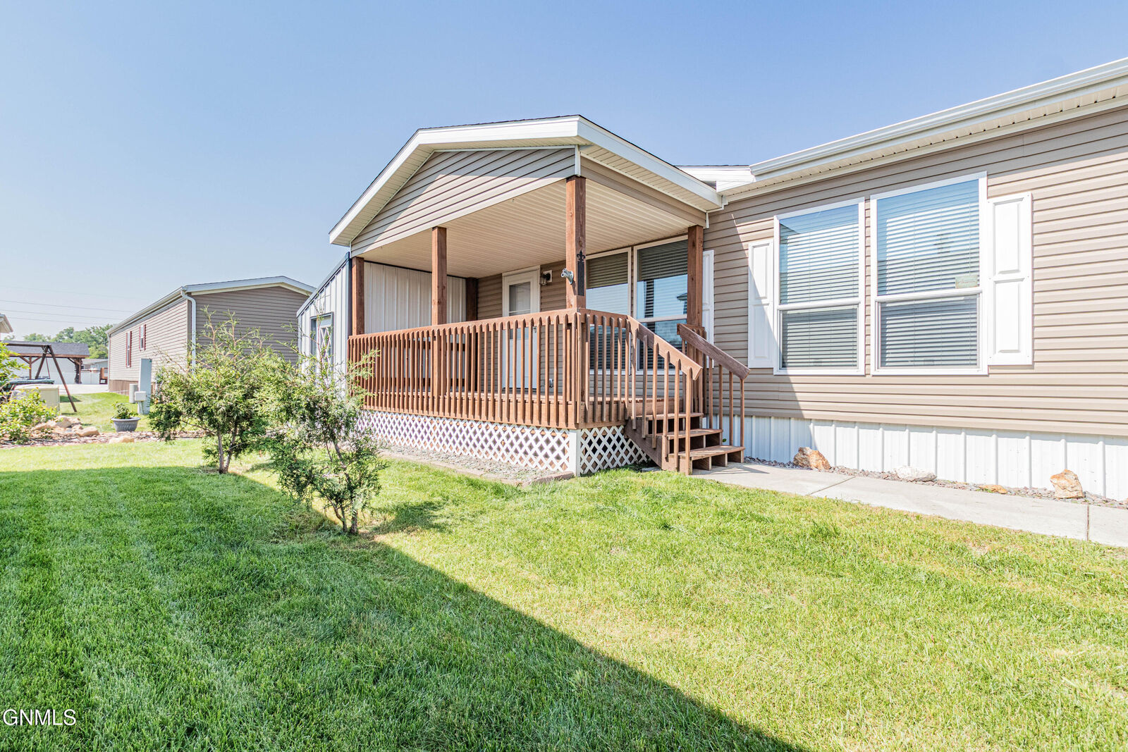 Property Photo: 1615 Fox Drive SE ND 58554