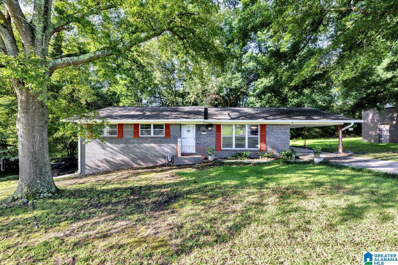 Property Photo: 2904 Crestlane Drive AL 35005