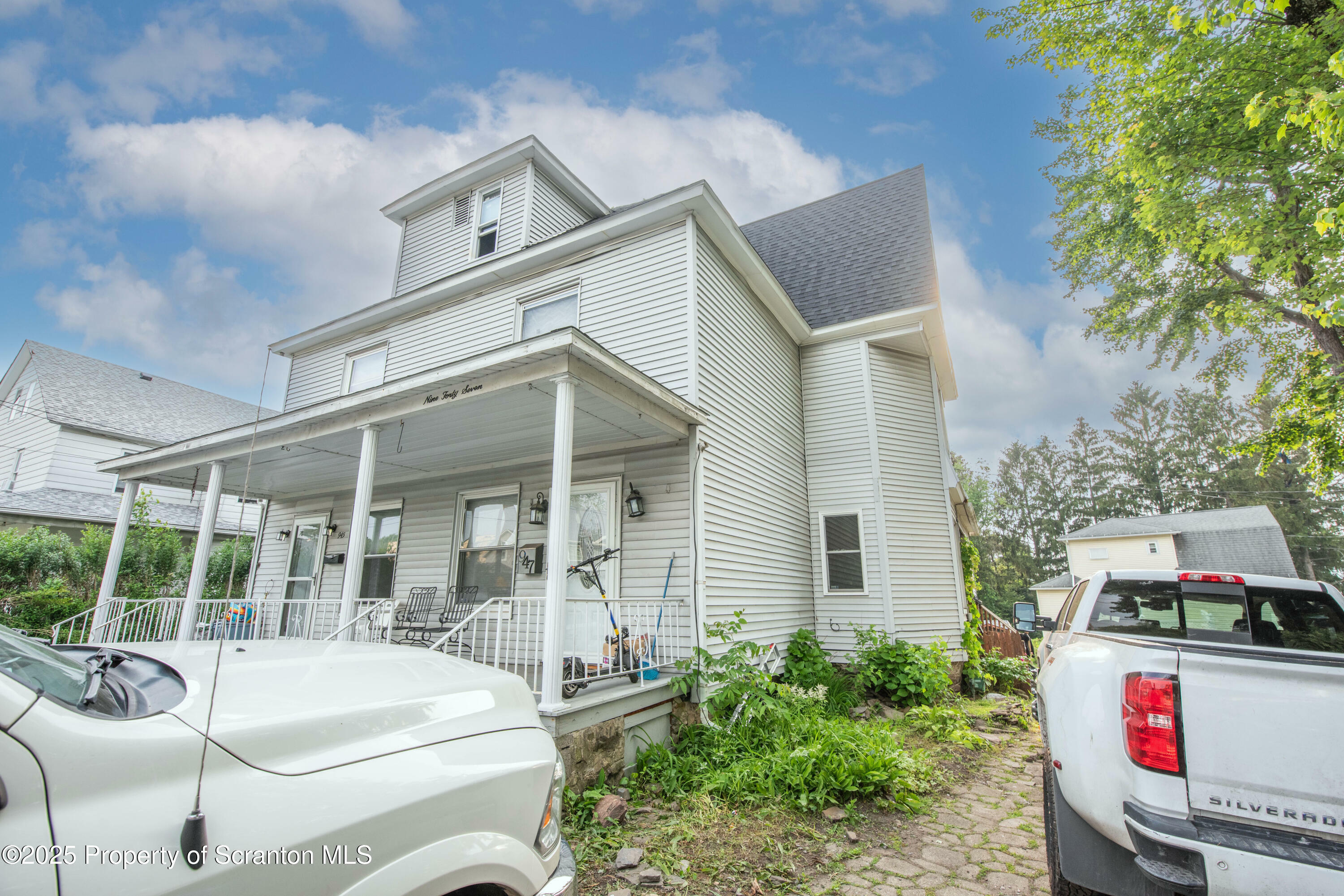 Property Photo: 945 947 William Street PA 18641