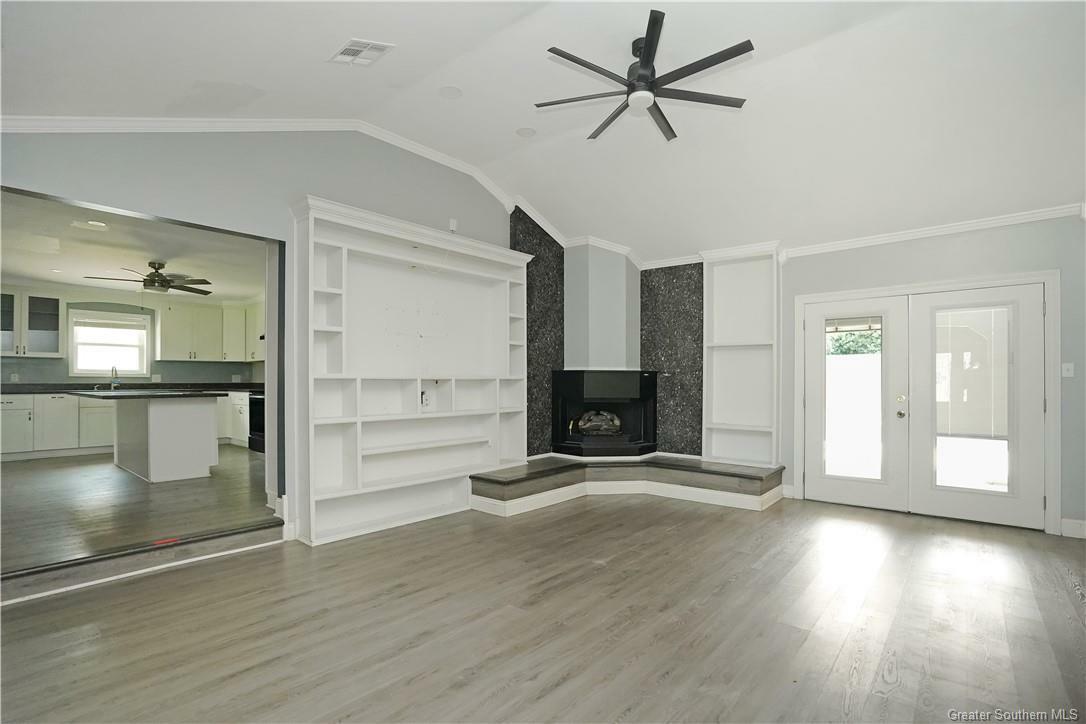 Property Photo: 900 Garden Lane LA 70605