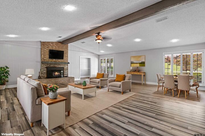 Property Photo: 1821 Azalea St TX 75644