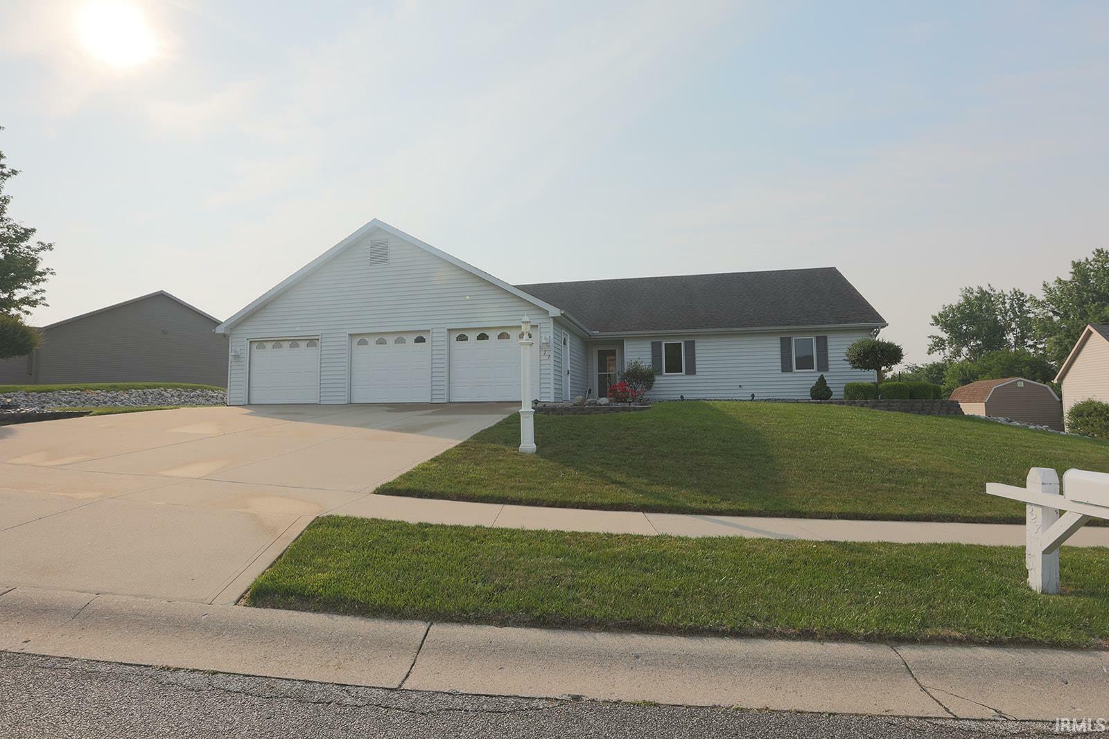 Property Photo: 327 Hillside Avenue IN 46783-8815