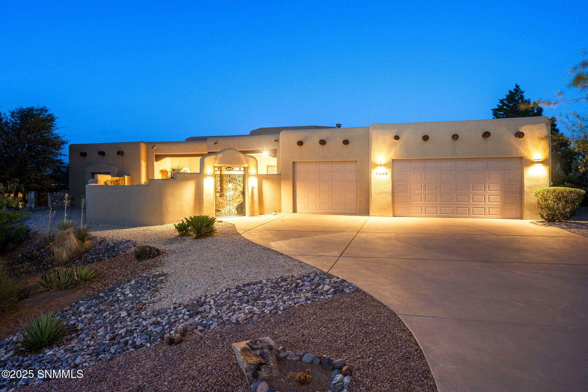 Property Photo: 1222 Idyll Court NM 88007