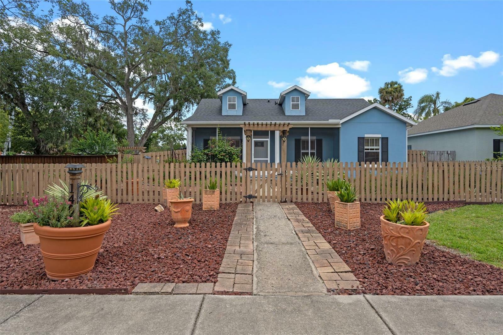 Property Photo: 1407 S Palmetto Avenue FL 32771