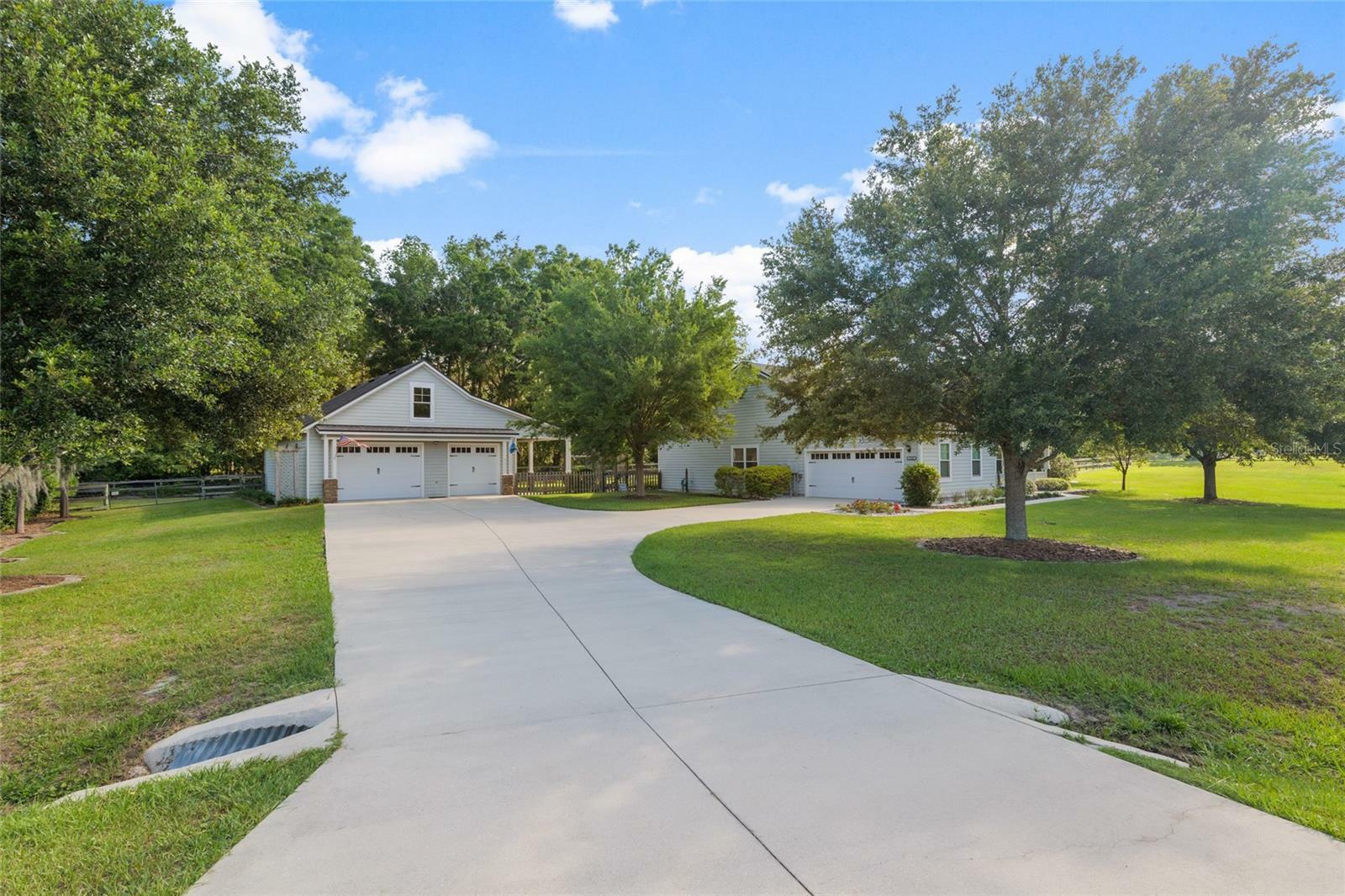 Property Photo: 17755 NW 251st Drive FL 32643