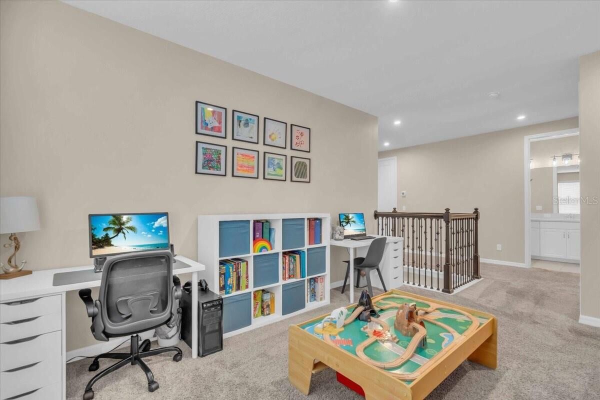 Property Photo: 5540 Summit Glen FL 34203