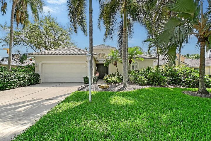 Property Photo:  5839 Los Verdes Court  FL 34210 