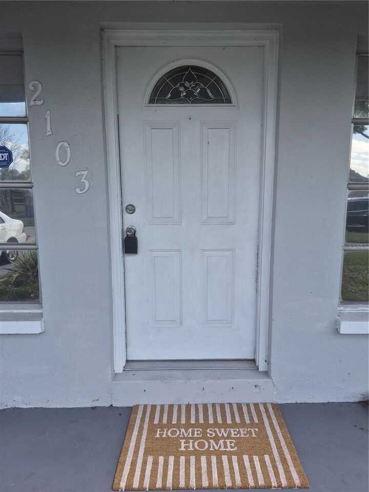 Property Photo:  2103 Mantilla Avenue  FL 32811 