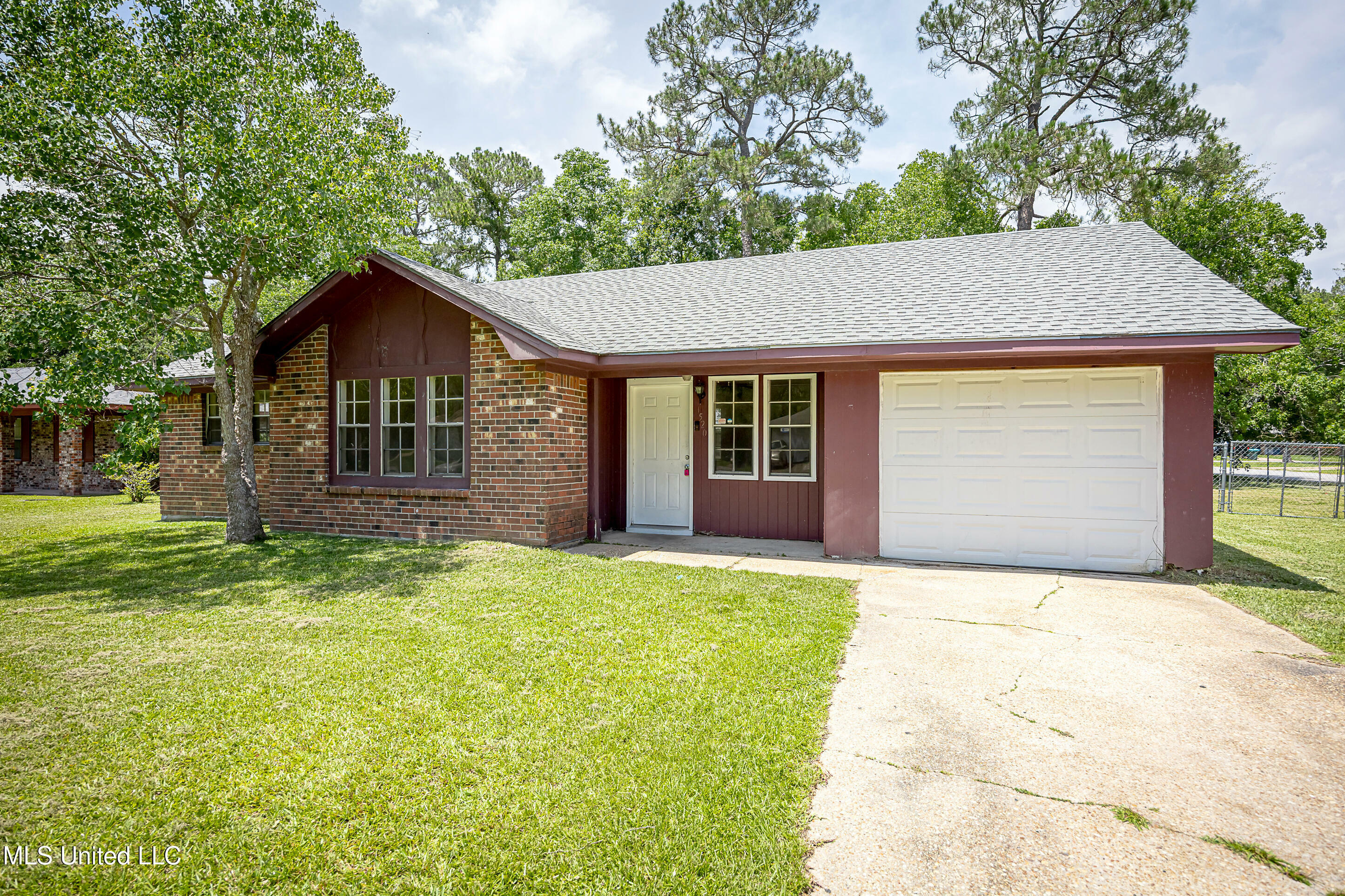 Property Photo: 1520 Kingfisher Drive MS 39553