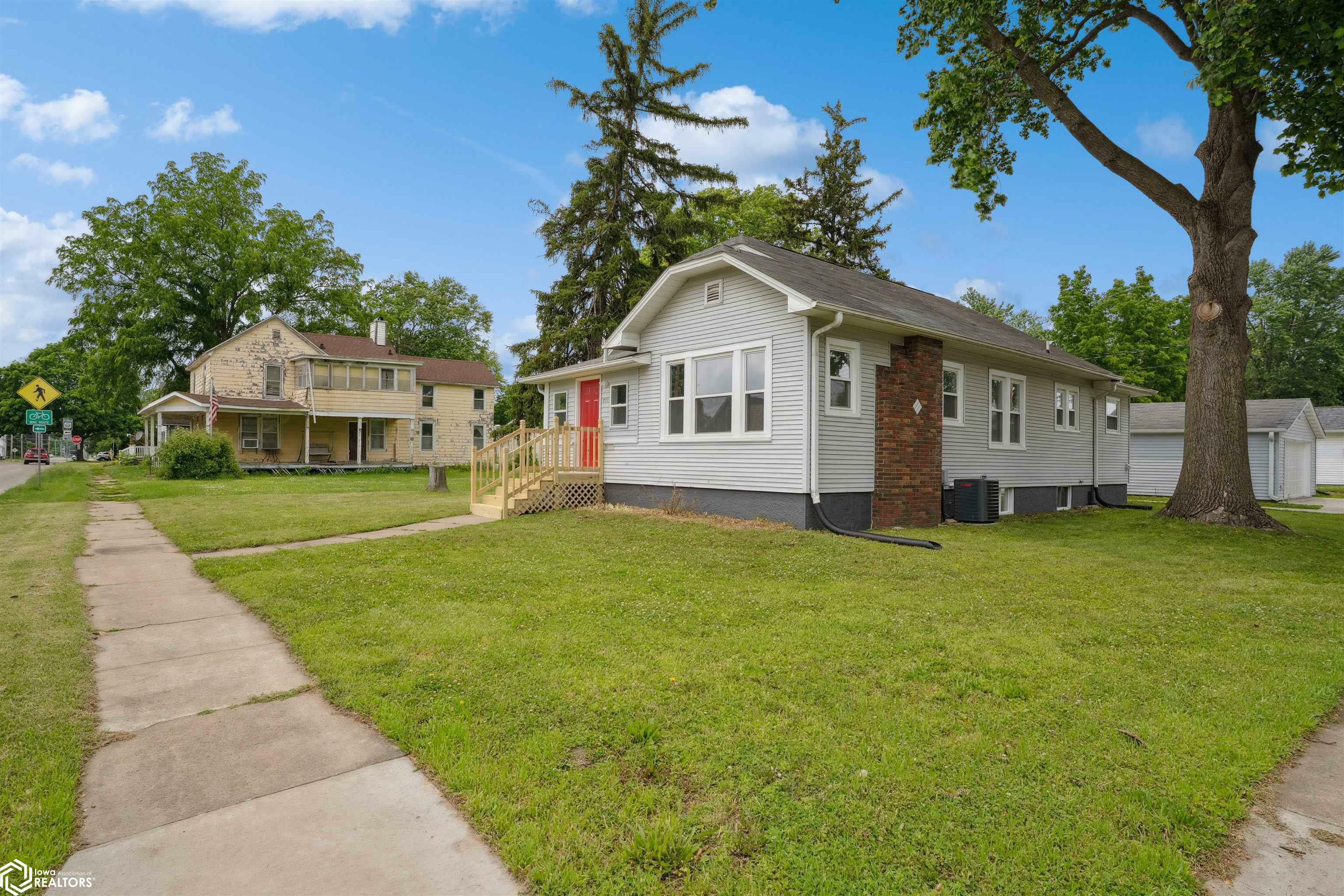 Property Photo: 800 Harrison Avenue IA 52601