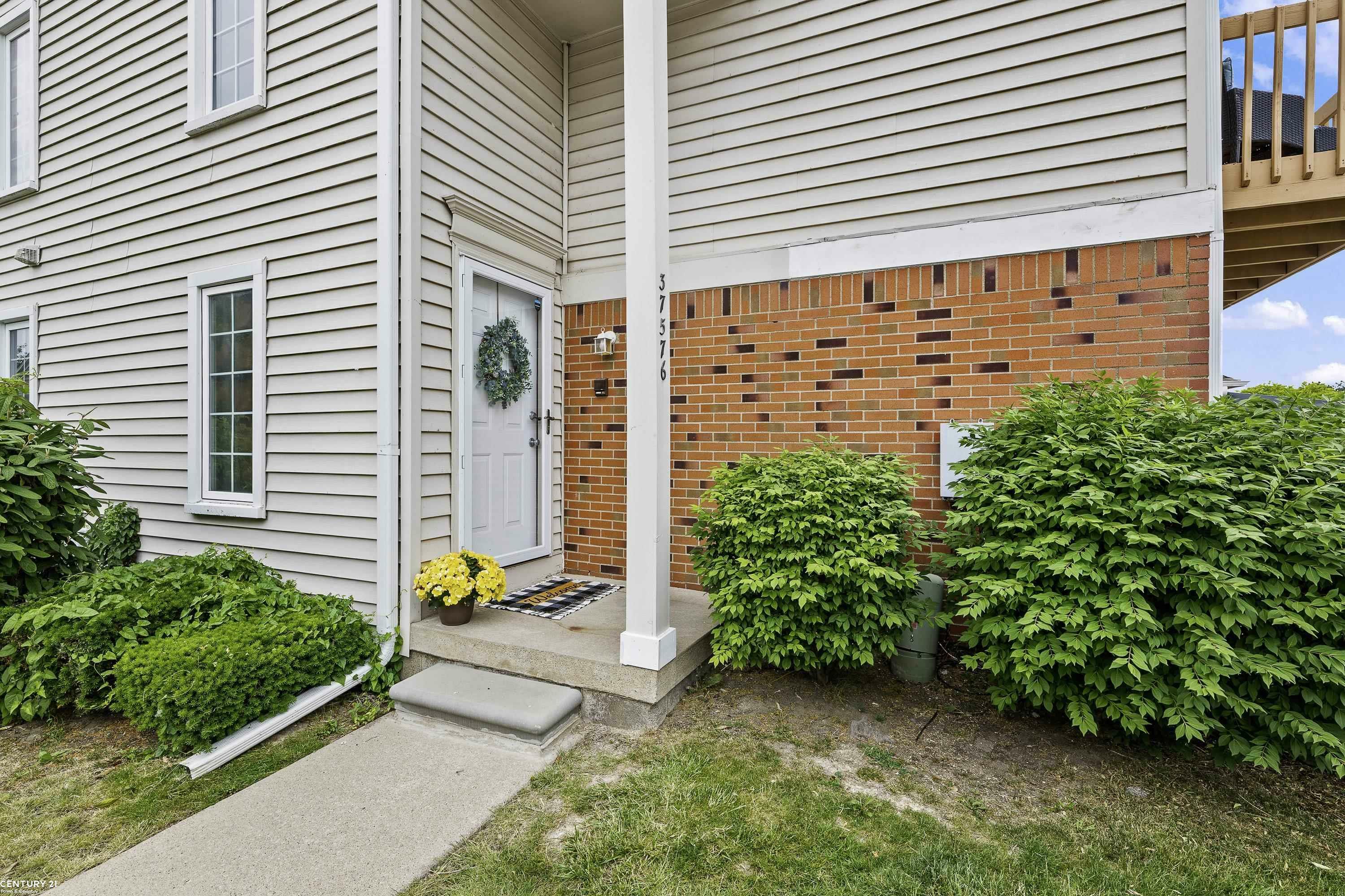 Property Photo: 37576 Stonegate Circle MI 48036