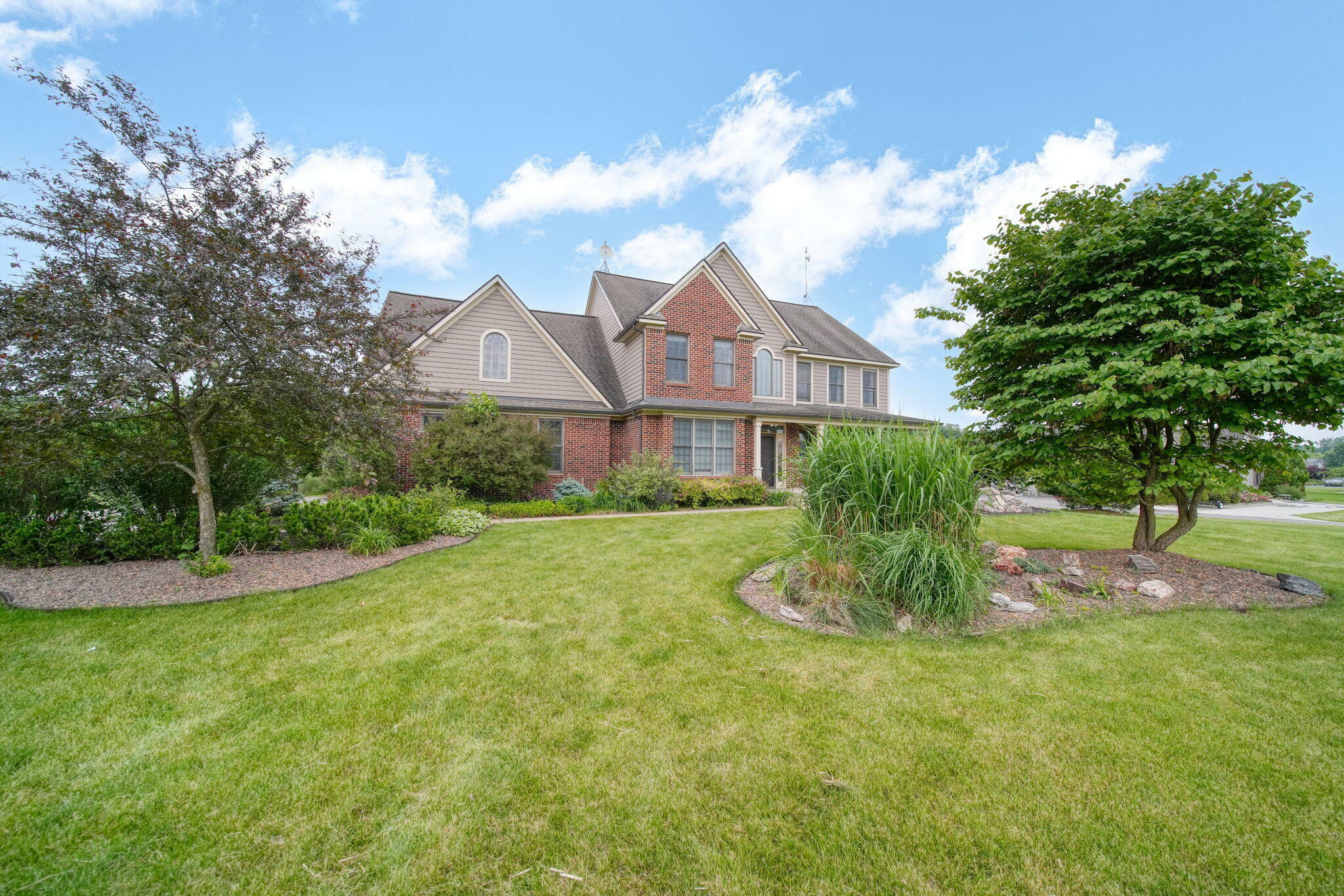 Property Photo: 874 Pinecrest MI 48130