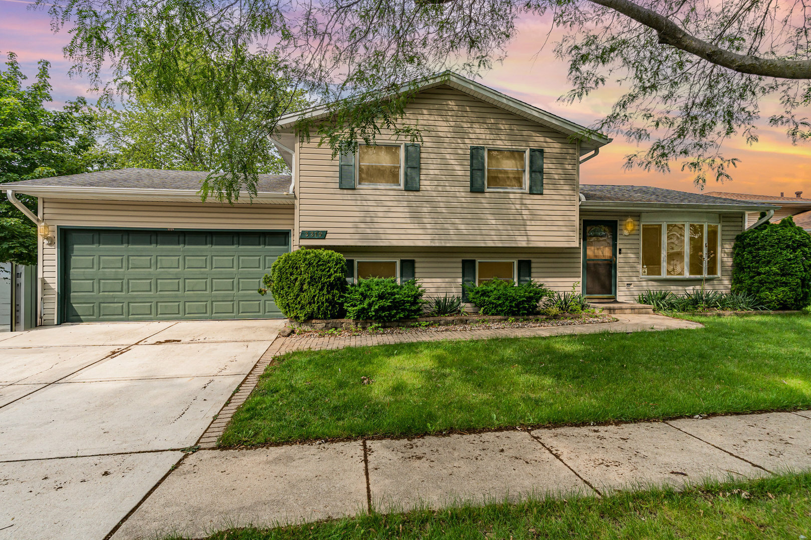 Property Photo: 3319 Cathy Drive IL 60431