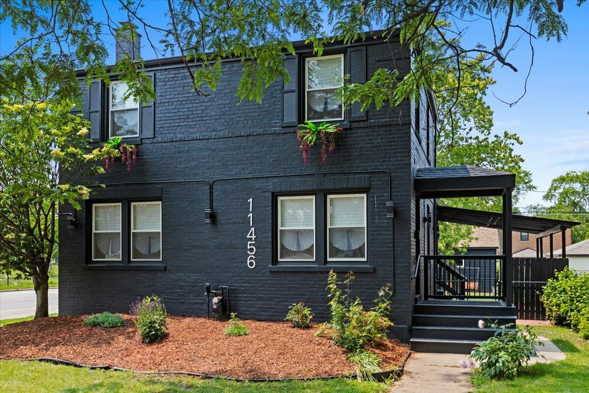 Property Photo: 11456 S Talman Avenue IL 60655