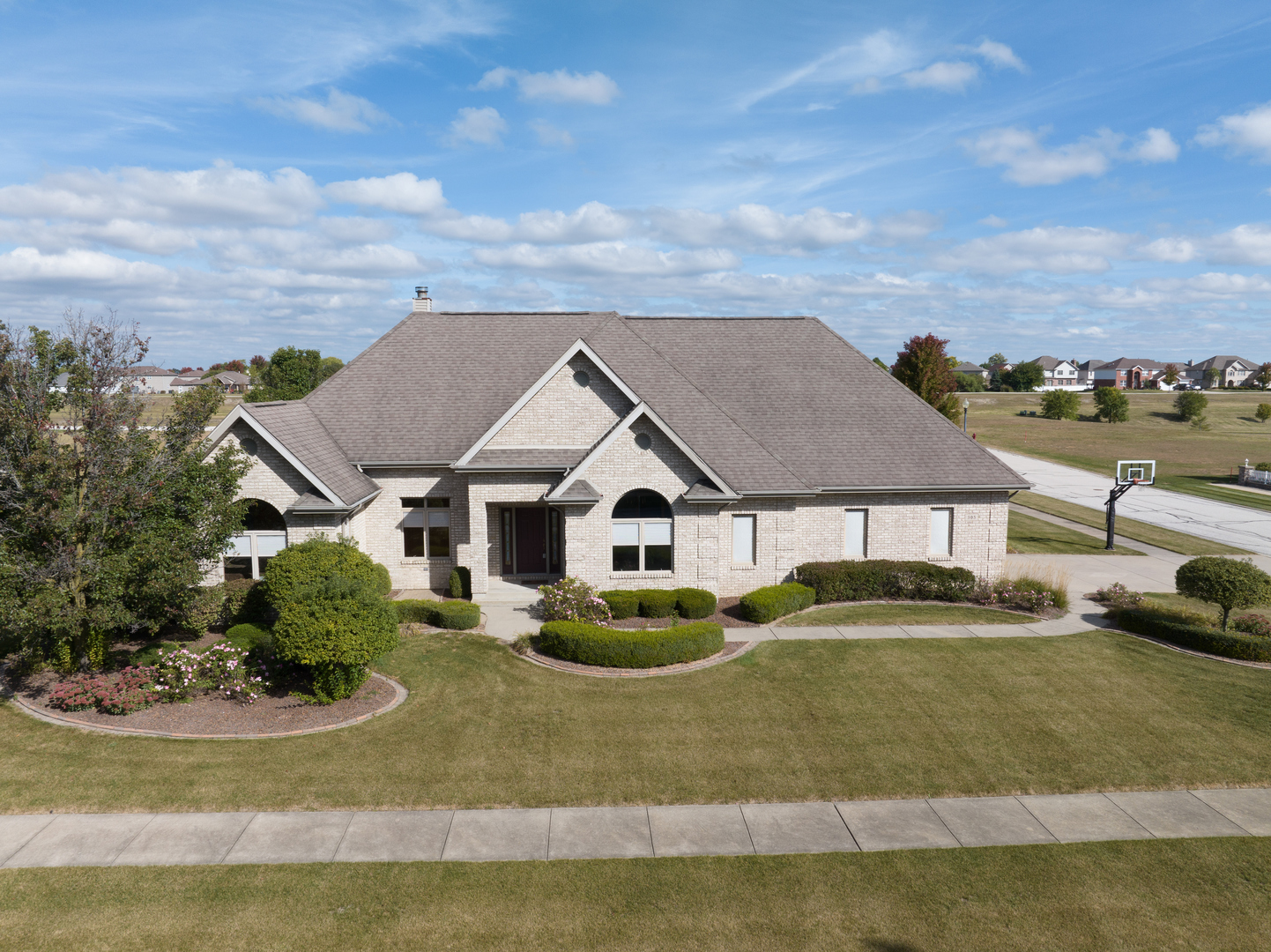 Property Photo: 305 Orchard Lane IL 60401