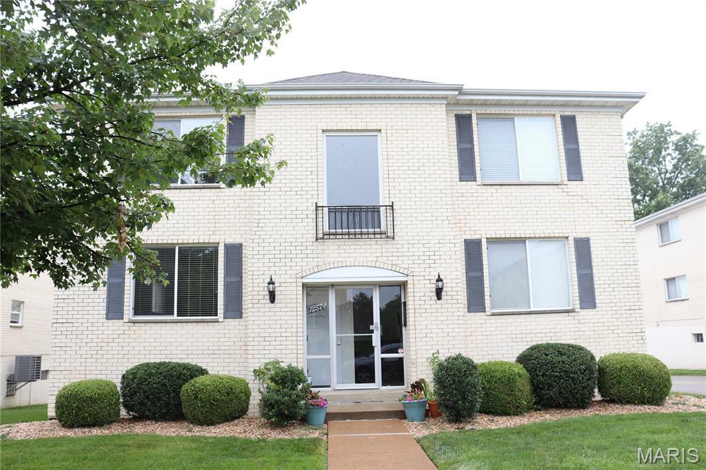 Property Photo: 12574 Chardin Place 1 MO 63128