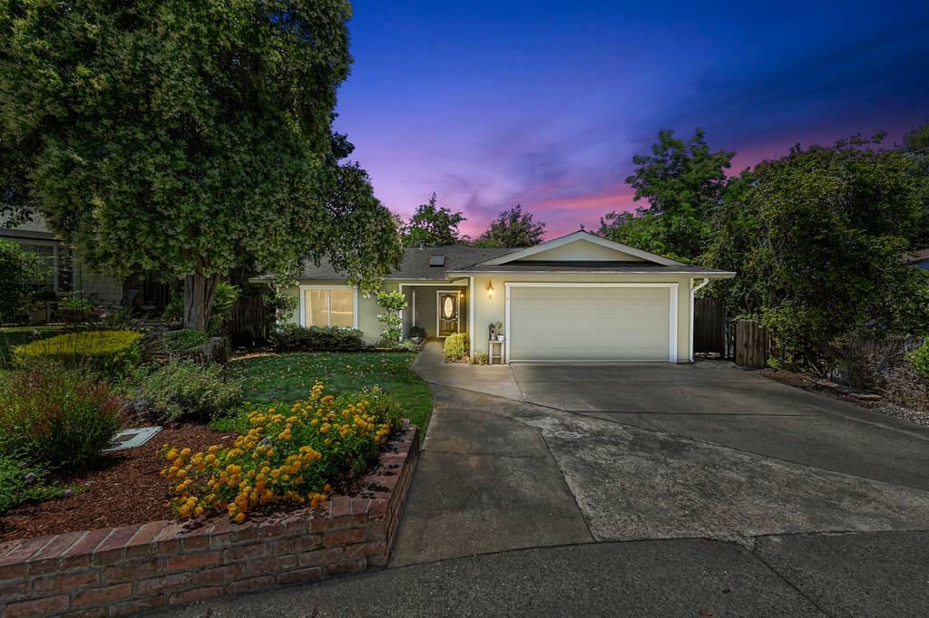 Property Photo: 8404 N Star Way CA 95662