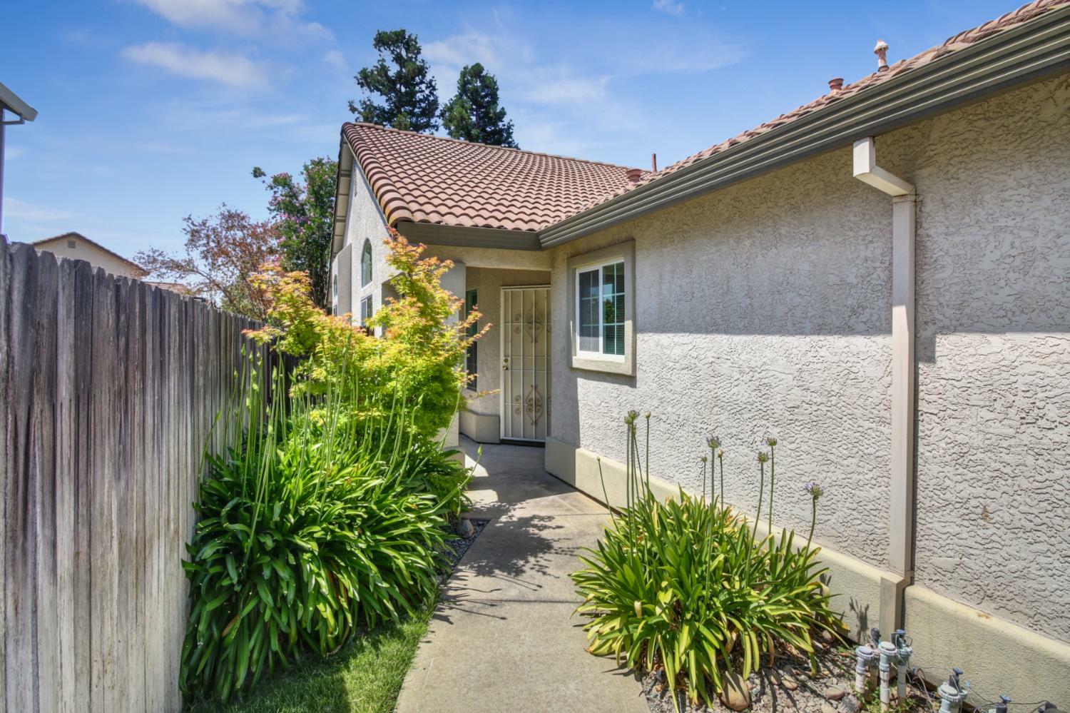 Property Photo: 8575 Summer Knoll Way CA 95624