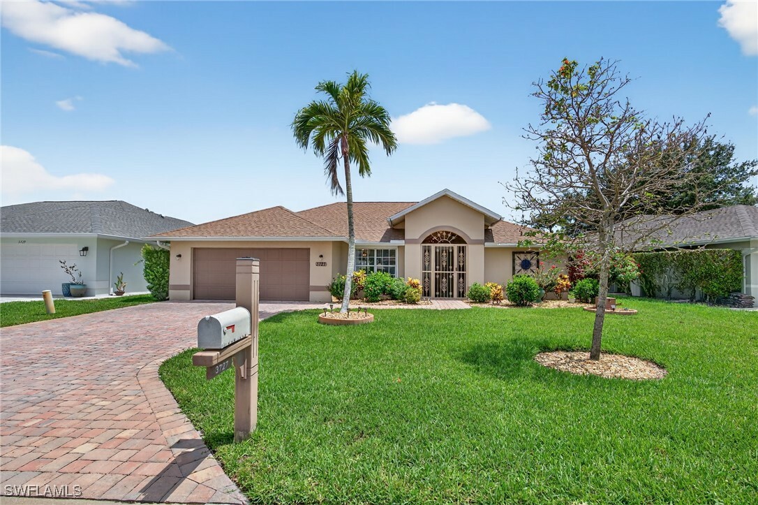 Property Photo: 3727 Kent Drive FL 34112