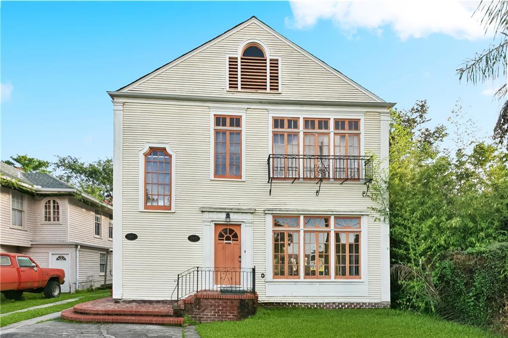 Property Photo:  5801 Fontainebleau Drive Lower  LA 70125 