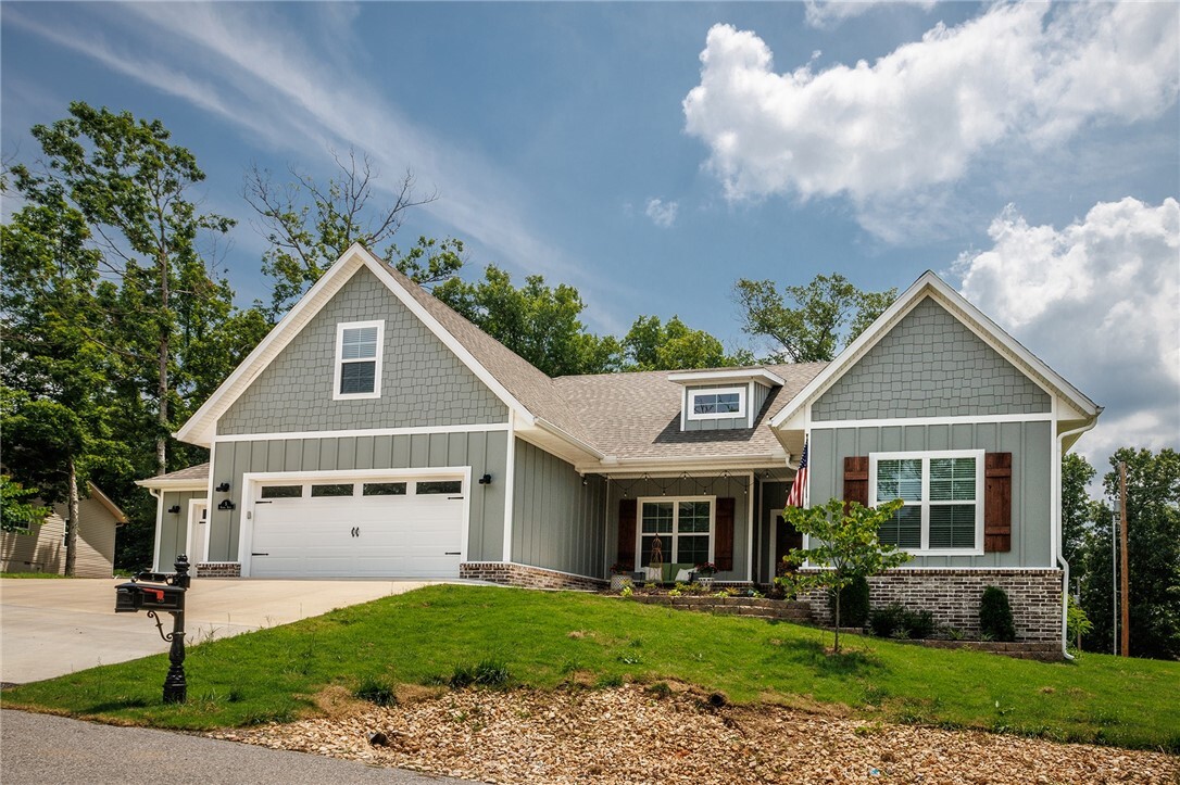 Property Photo: 5 Kendal Drive AR 72714