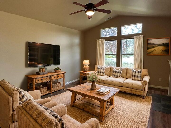 Property Photo: 1994 NW Shevlin Park Road OR 97703