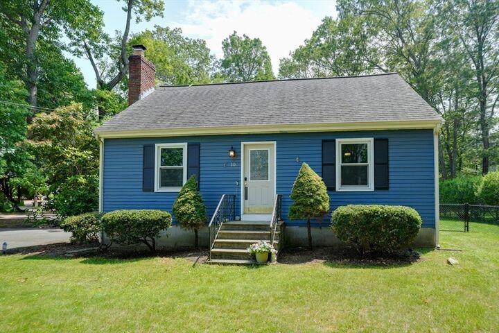 Property Photo:  10 Laurel Lane  MA 02019 