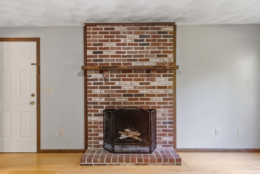 Property Photo: 146 Lowell Rd MA 01463