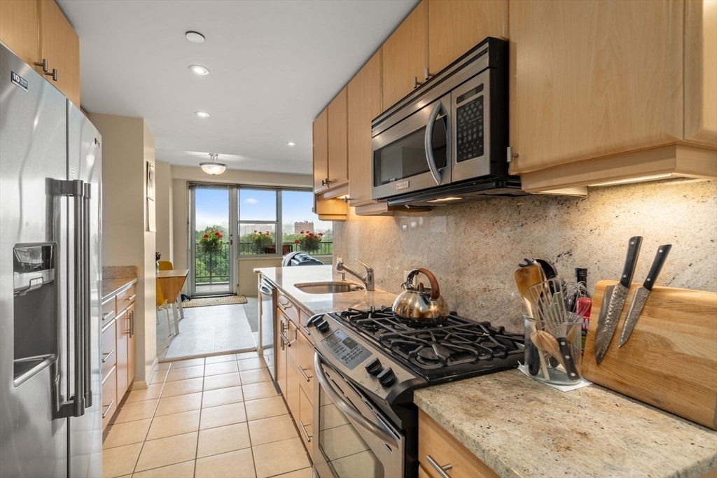 Property Photo: 151 Tremont St 9N MA 02111