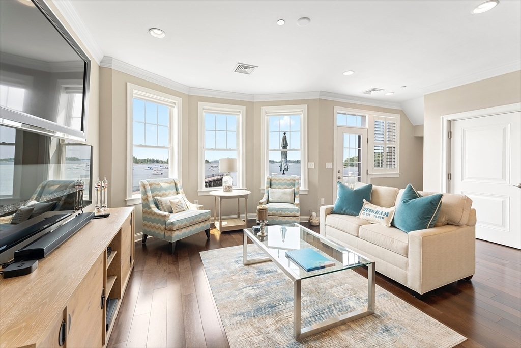 Property Photo: 125 Hms Halsted Dr 125 MA 02043