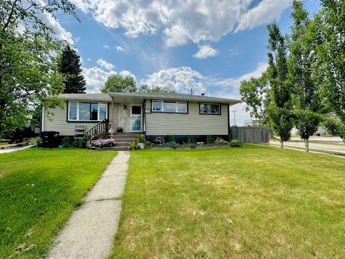 101 Poplar Place  Hinton AB T7V 1E6 photo