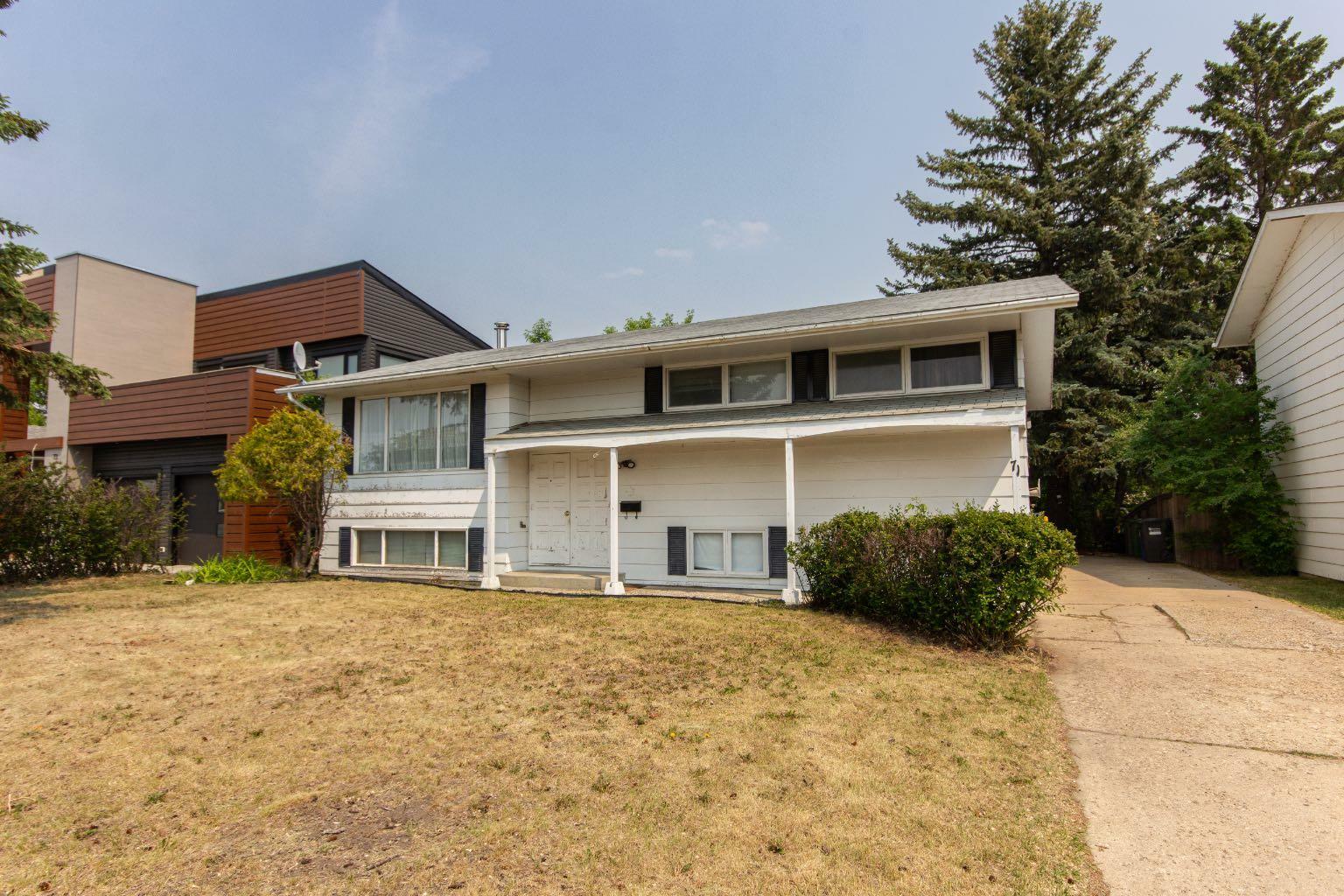 71 Oberlin Avenue  Red Deer AB T4N 4X1 photo