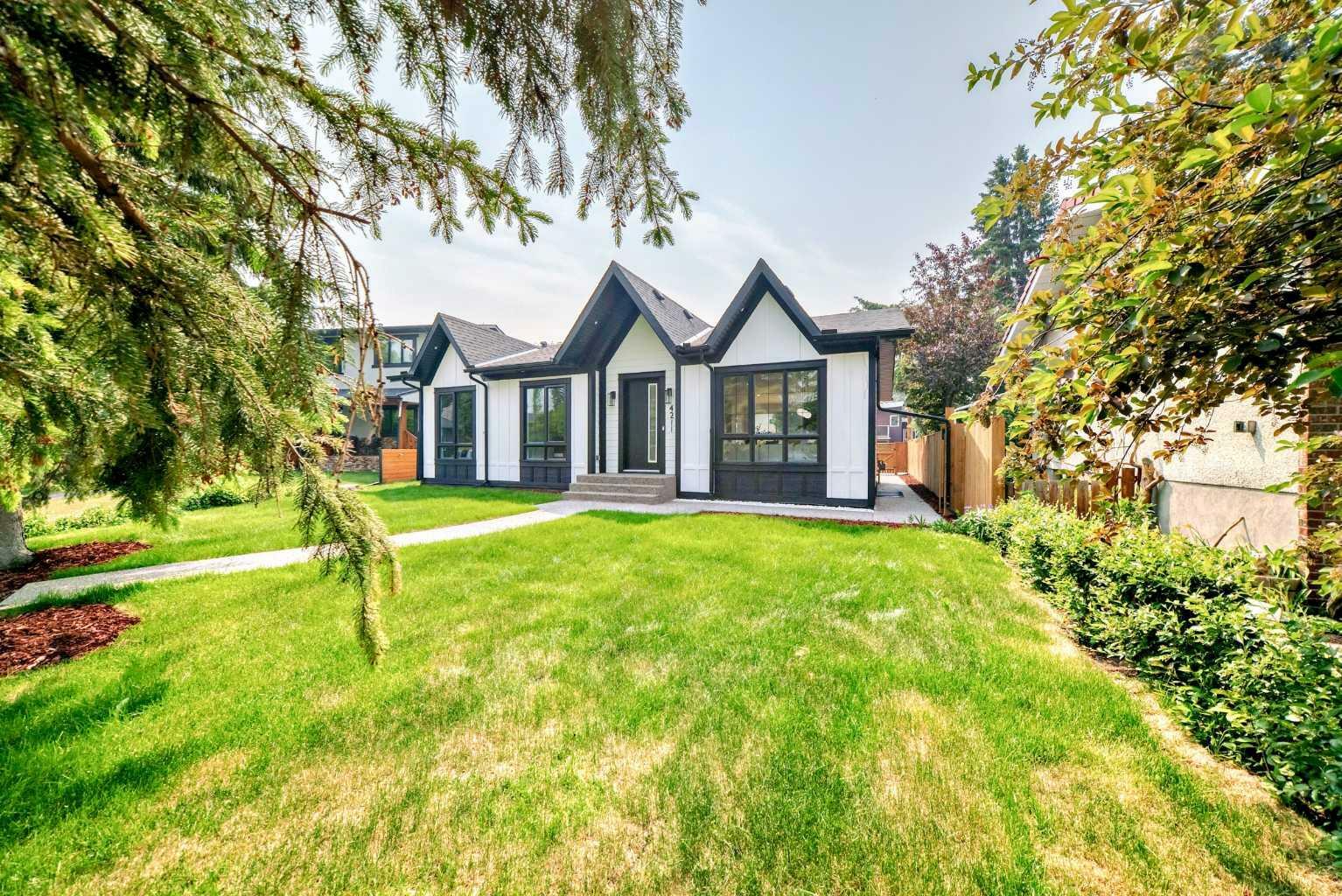 Property Photo: 4211 Vandyke Place NW AB T3A 0J7