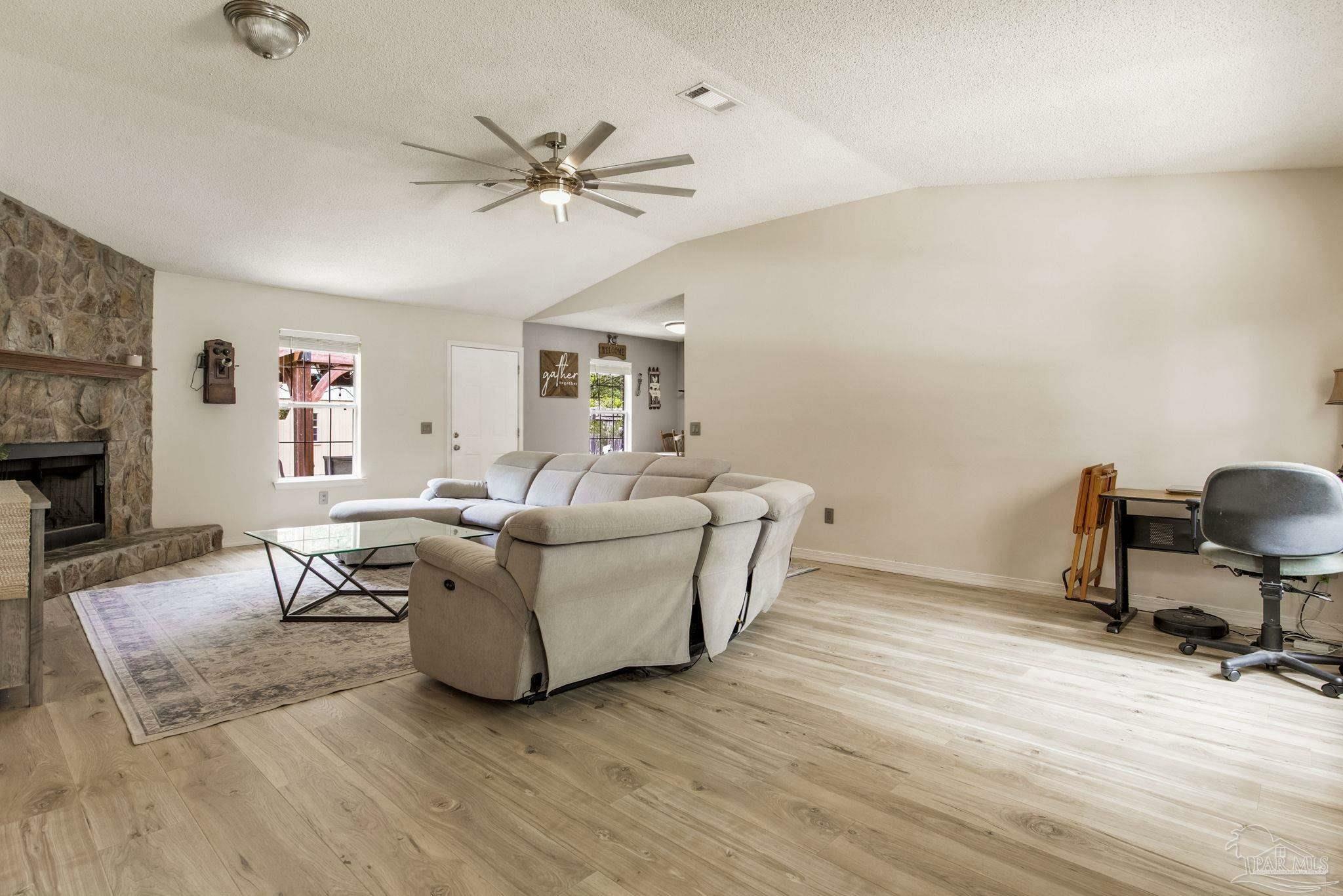 Property Photo: 2661 Avenida De Sol FL 32566