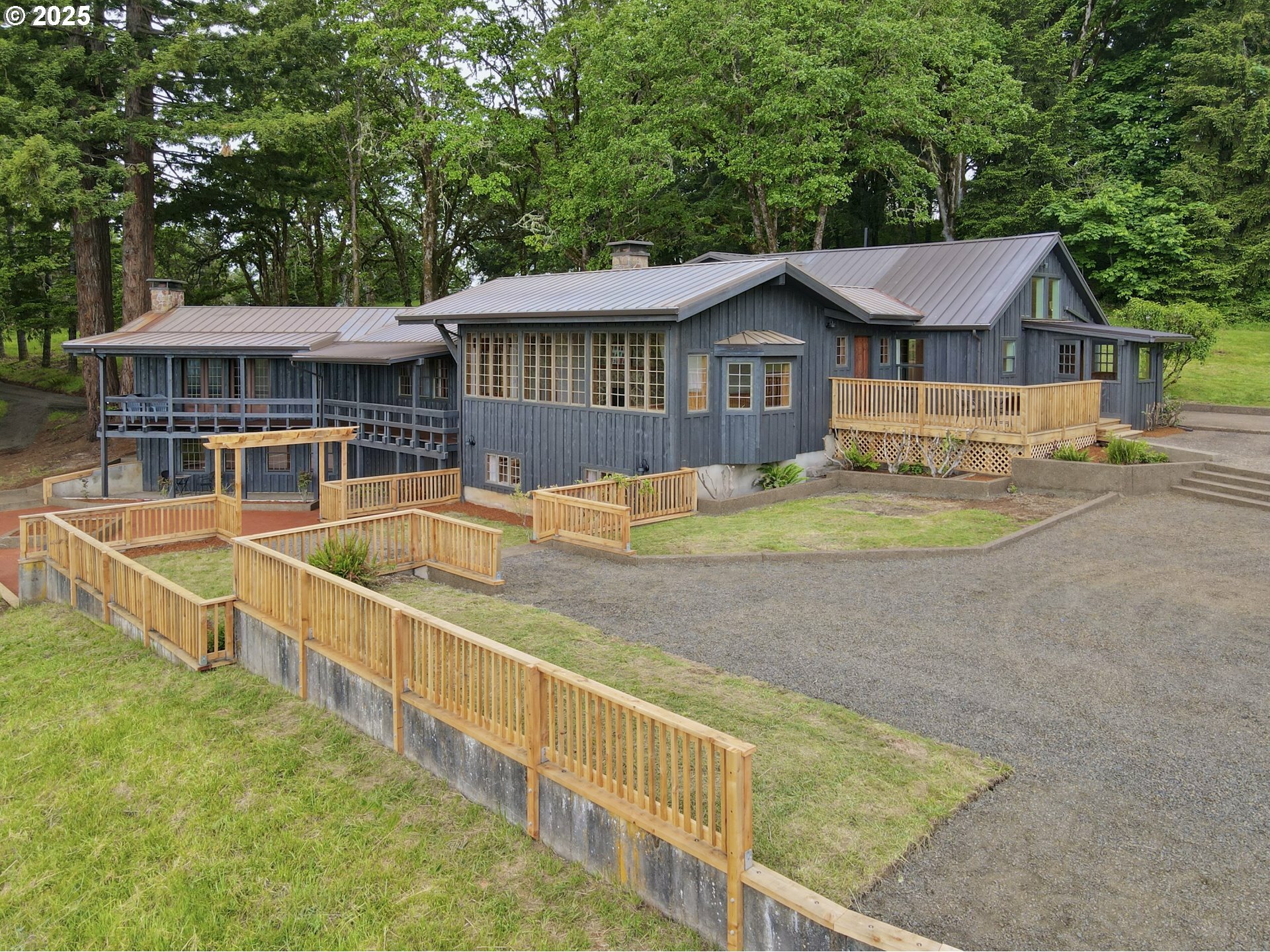 Property Photo: 11890 SW Dupee Valley Rd OR 97128