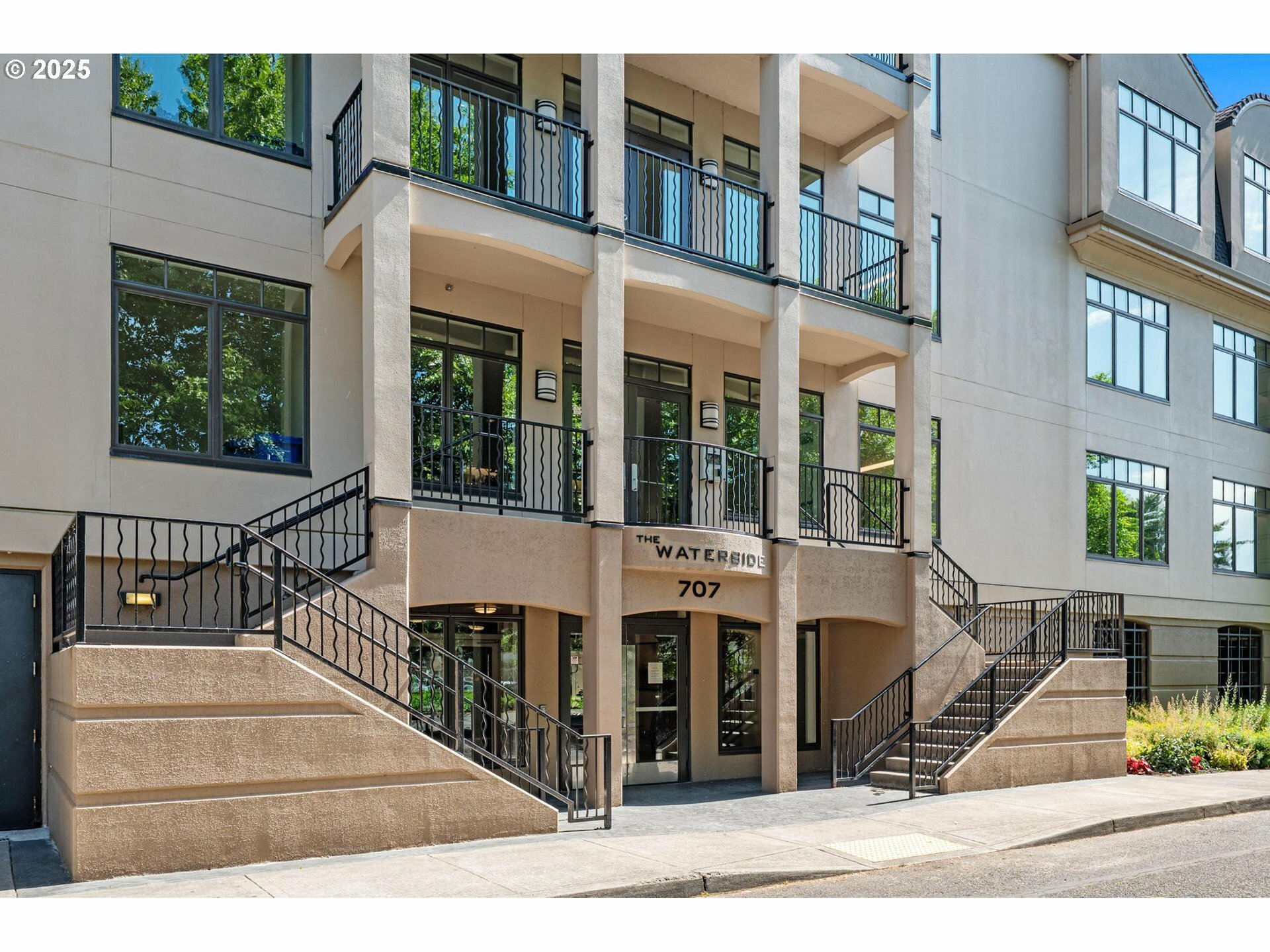 Property Photo: 707 N Hayden Island Dr 217 OR 97217