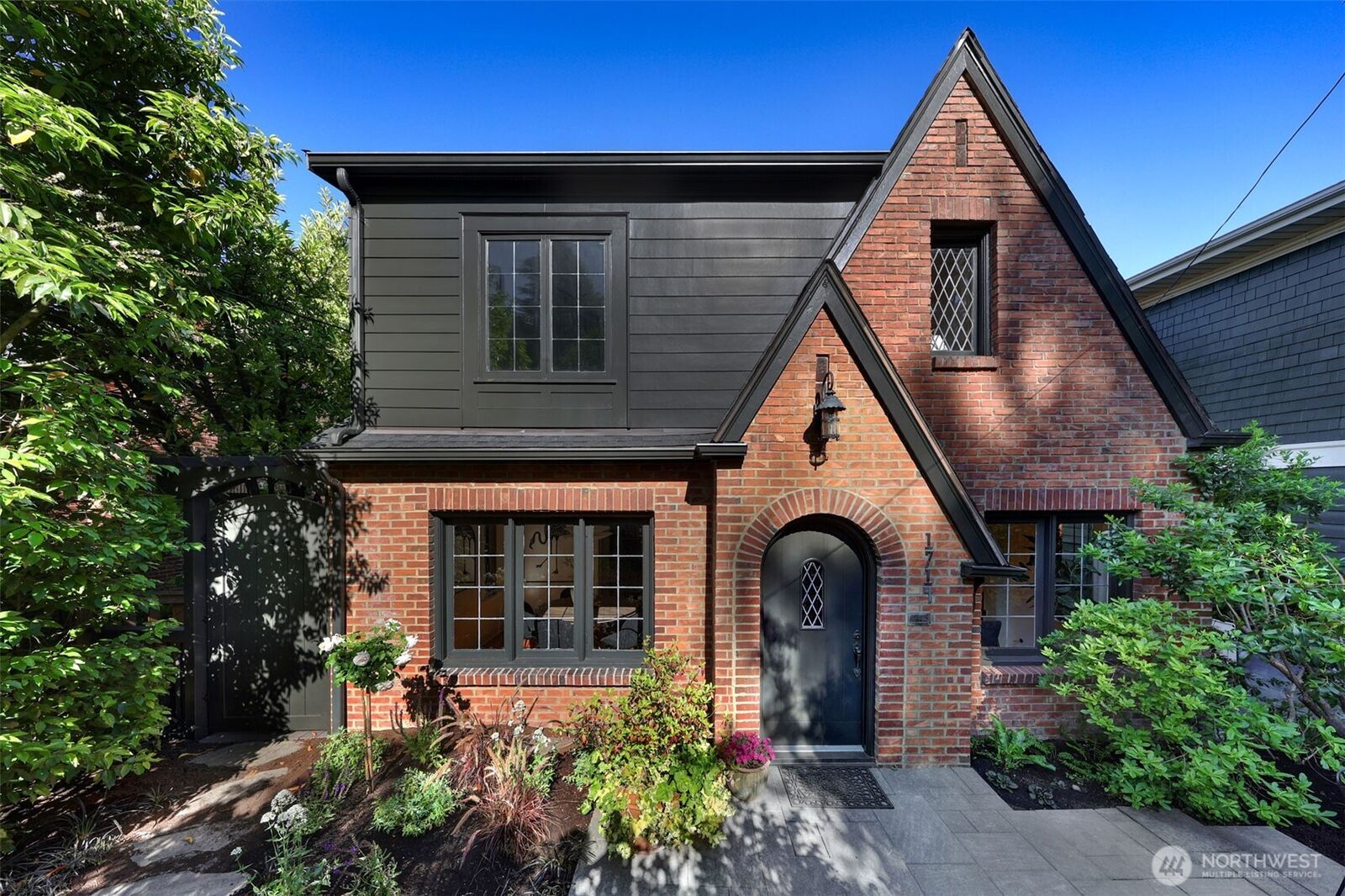 Property Photo: 1714 37th Avenue WA 98122