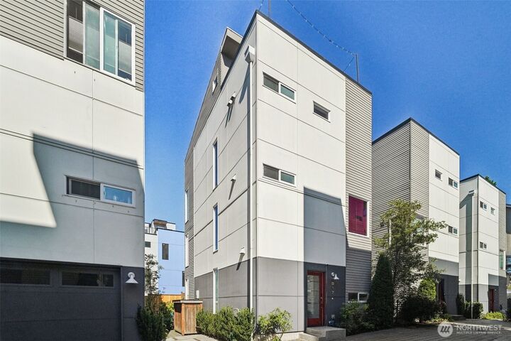 917  29th Avenue S  Seattle WA 98144 photo