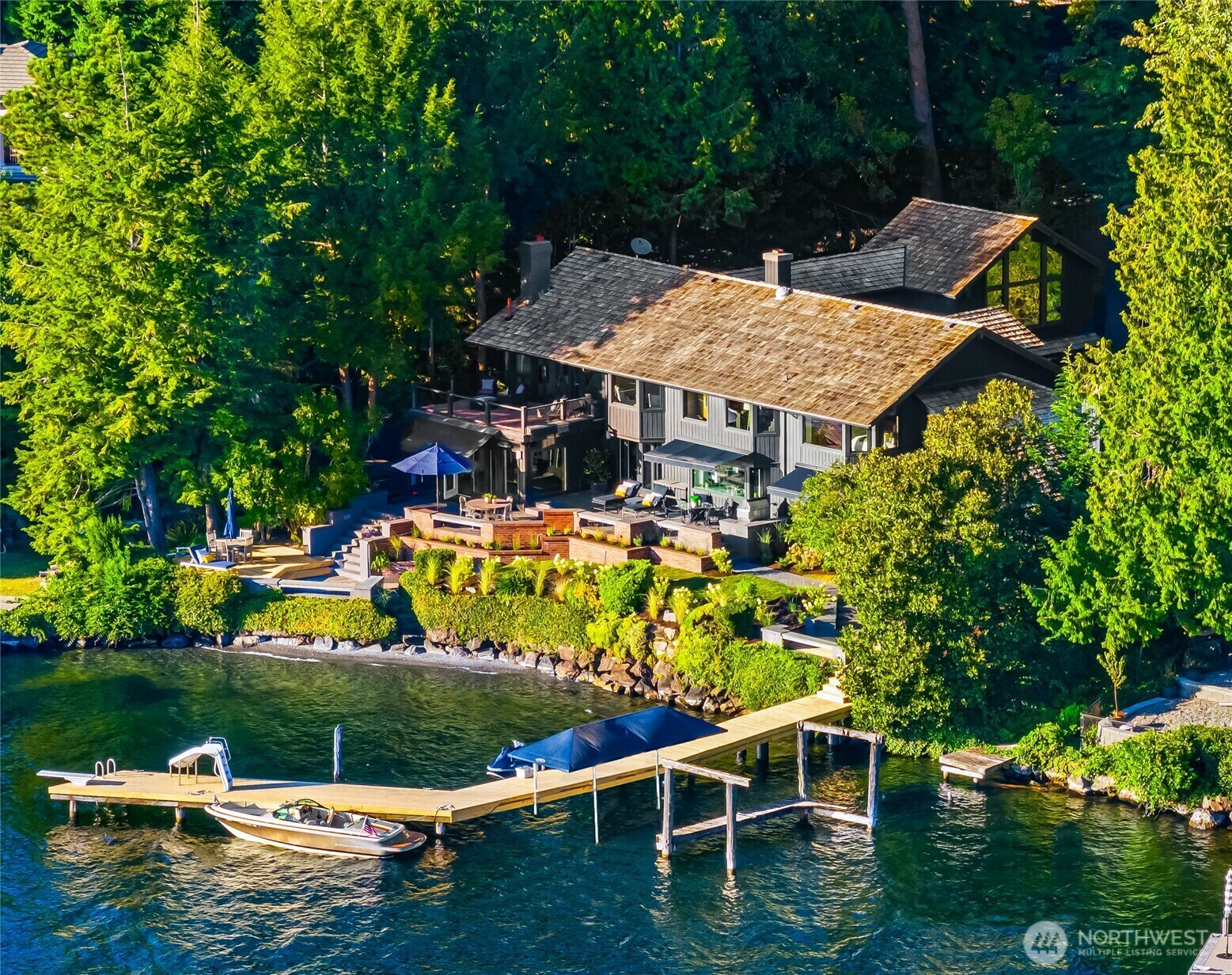 Property Photo: 18 Holly Lane WA 98040