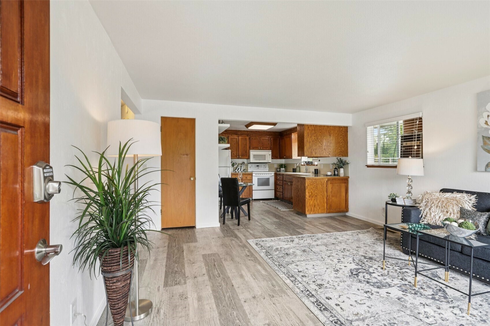 Property Photo: 115 7th Avenue SW WA 98371